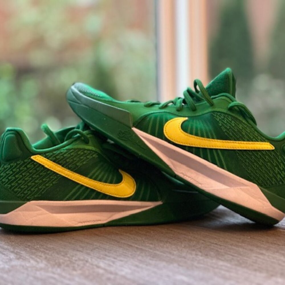 Nike Sabrina 2 Oregon (Men's 9 / woman's 10.5)